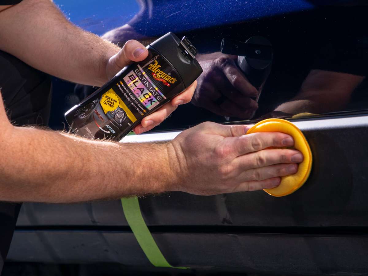  Meguiar's Ultimate Black Plastic Restorer