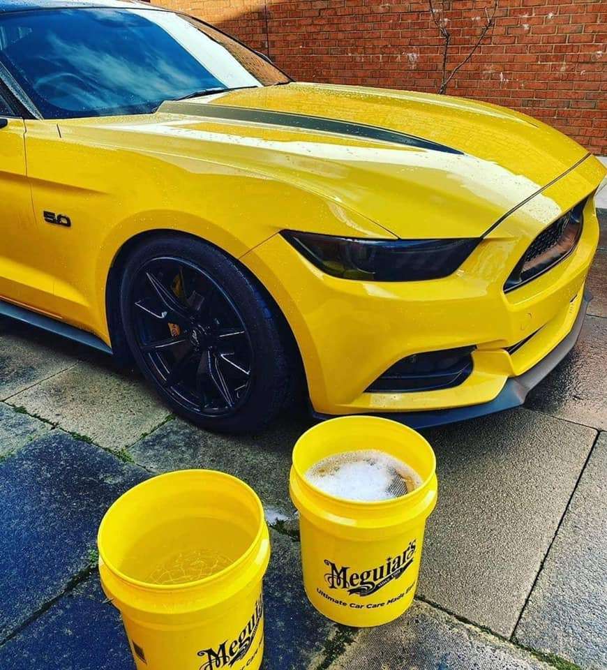  Meguiar's Two Bucket Kit ( Yellow buckets)