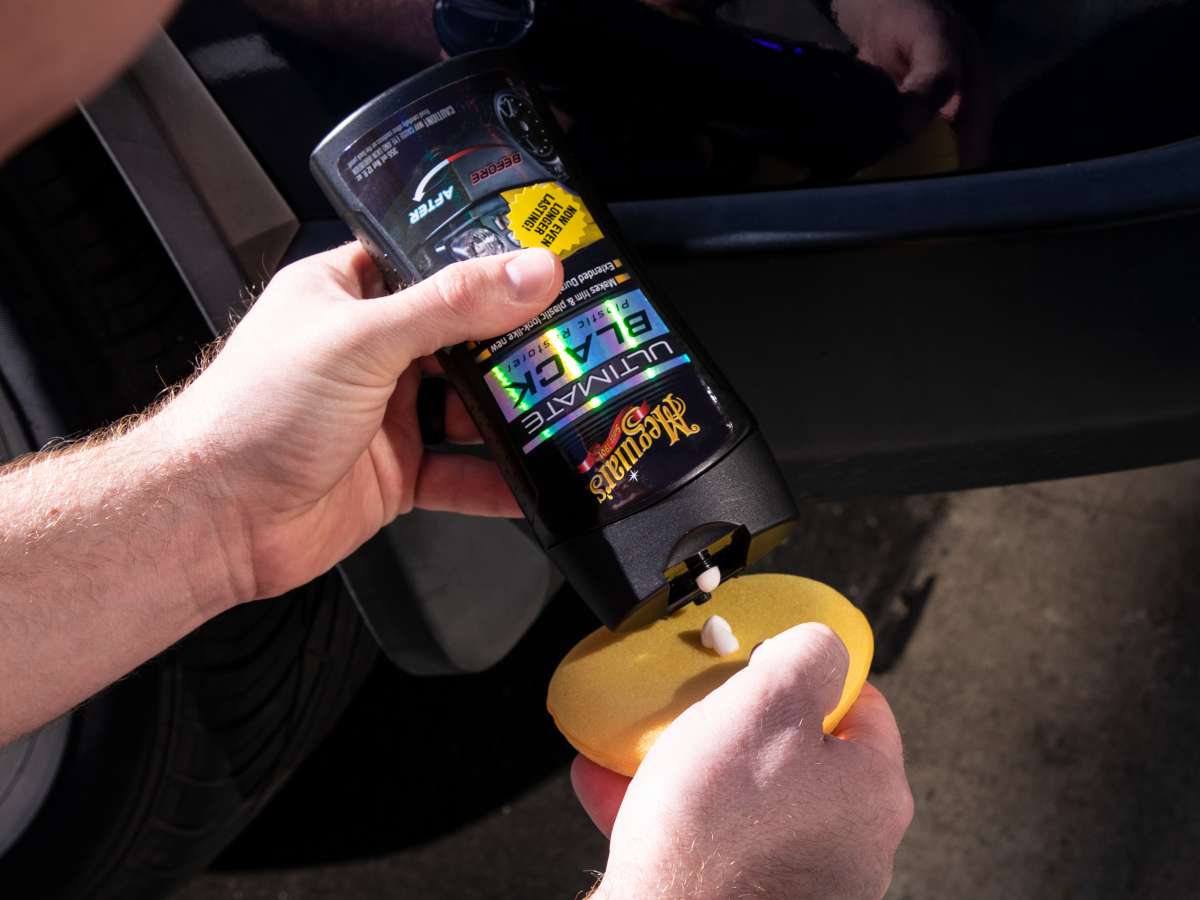  Meguiar's Ultimate Black Plastic Restorer